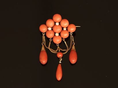 18K (750/°°) yellow gold brooch with diamond-shaped...