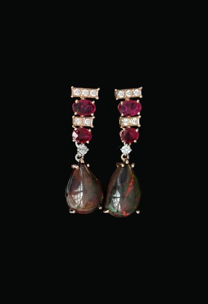 PAIR OF EARRINGS in 18K (750/°°) yellow and...