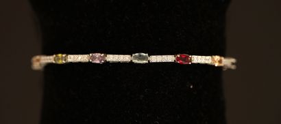 LINE BRACELET in silver min 800/°° set with...