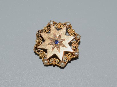 ENSEMBLE in 18K (750/°°) yellow gold including...