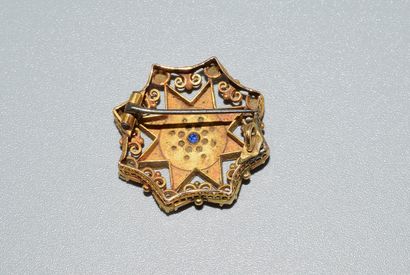 ENSEMBLE in 18K (750/°°) yellow gold including...