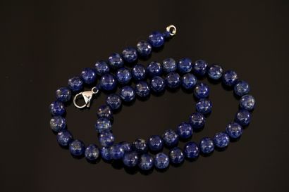 COLLIER de boules de lapis lazuli (8mm),...