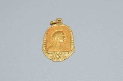 SET of 3 medals in 18K (750/°°) yellow gold....