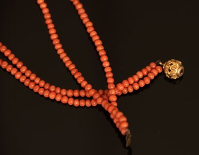 COLLIER RAS DE COU à double rang de petites...