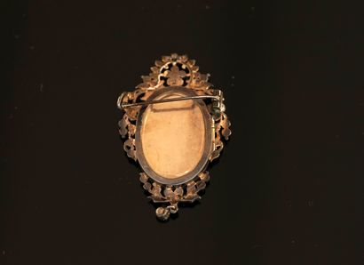 Charmante BROCHE en argent partiellement...
