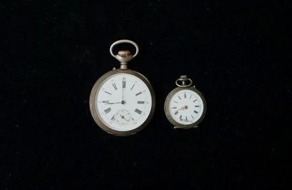 ENSEMBLE en argent min 800/°° comprenant...
