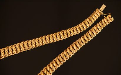 18K (750/°°) gold drop necklace with American...