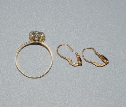 ENSEMBLE in 18K (750/°°) yellow gold comprising...