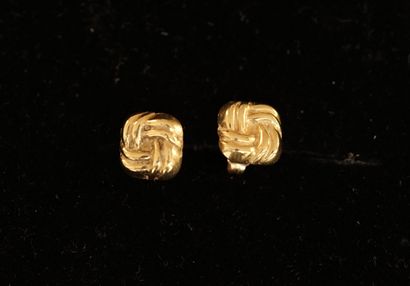 PAIRES DE CLOUS d'oreilles en or jaune 18K...