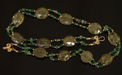 COLLIER ras de cou composé sur 2 rangs de...