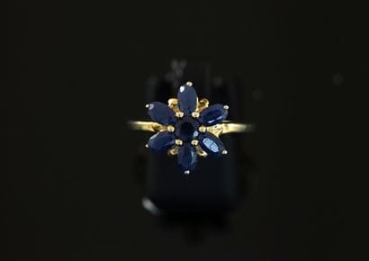 925/°° silver gilt (vermeil) ring with flower...