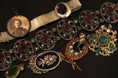 Silver-plated and gilded metal SET comprising...