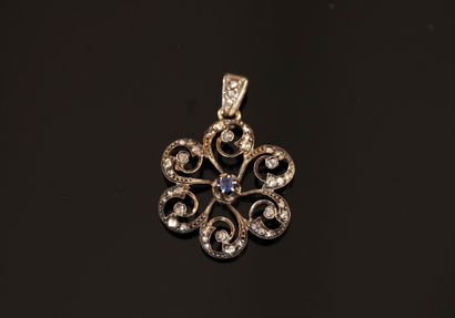 AC- PENDENTIF en argent min 800/°° présentant...