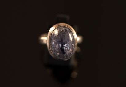 Silver ring 925/°° centered with an oval...