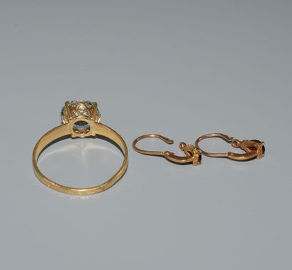 ENSEMBLE in 18K (750/°°) yellow gold comprising...