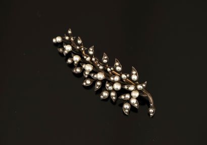 BROCHE en or 18K (750/°°) et argent min 800/°°...