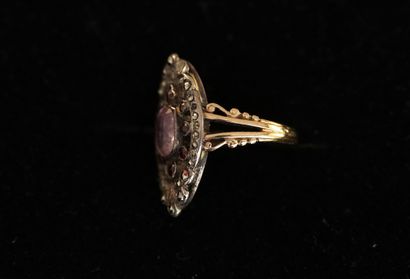 AC- BAGUE MARQUISE ajourée en or jaune et...