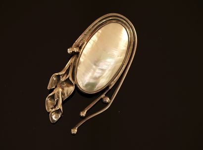 925/°° silver and mother-of-pearl brooch...