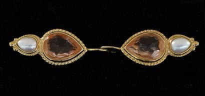 PAIR OF GOLDEN SILVER DORMEUSES 925/°° forming...