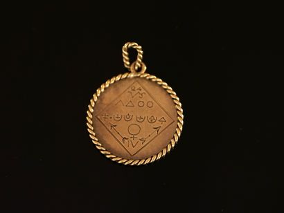 Round, double-sided masonic MEDAL in 18K...