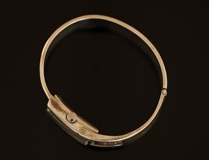 MONTRE bracelet de dame, moderniste, en argent...