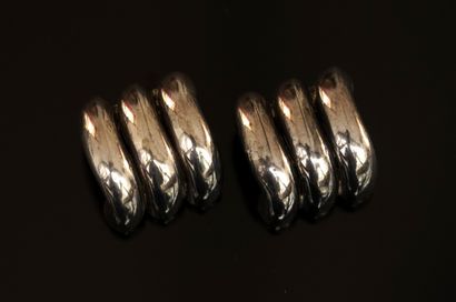 PAIR OF 925/°° silver ear CLIPS formed of...