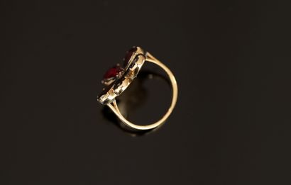 BAGUE en or jaune 18K (750/°°) présentant...