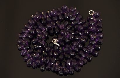 NECKLACE with amethyst briolettes. 925/°°...
