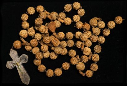 LARGE engraved wood bead belt CHAPELET. L:...
