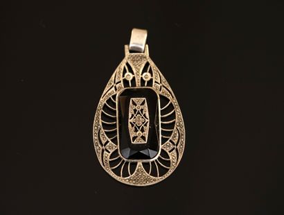 PENDENTIF en argent, poinçon sanglier, en...