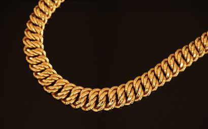 18K (750/°°) gold drop necklace with American...