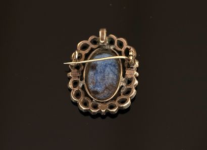 PENDENTIF BROCHE en argent min 800/°° centré...