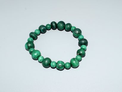 ENSEMBLE en boules ou cabochon de malachite...