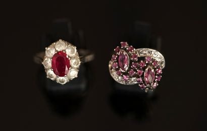 SET in silver min 800/°° comprising 2 rings...