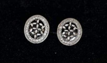 PAIR OF EAR PINS in black patinated 925/°°...