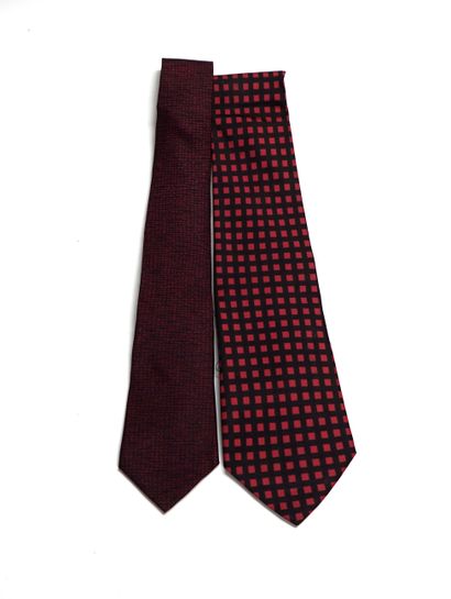 HERMES - 2 silk CRAVATES with red and black...