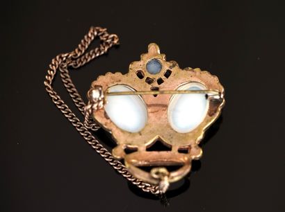 Gilded metal crown brooch embellished with...