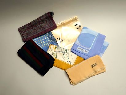 SET of 7 FOULARDS in silk and various patterns...