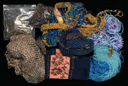 FANTAISIE - SET of necklaces, braids and...