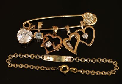 FANTAISIE - ENSEMBLE including 5 heart-shaped...