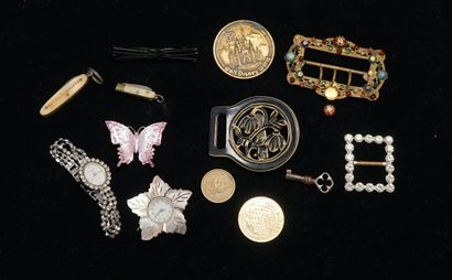 Gilded, silvered and patinated metal ENSEMBLE...