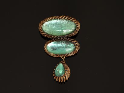 Vintage circa 50's brooch in talosel resin...