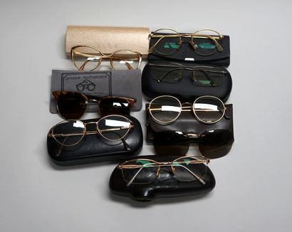 SET of 7 pairs of vintage thin-rimmed ey...