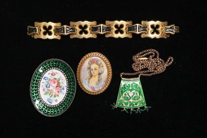 FANTAISIE - SET in gilded metal and enamel...