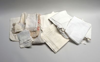 SET of antique textiles in cotton, crochet...