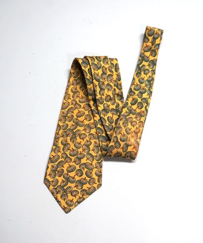 HERMES - Silk CRAVATE with pumpkin pattern...