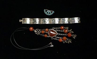 SILVER SET including 1 pendant with carnelian...