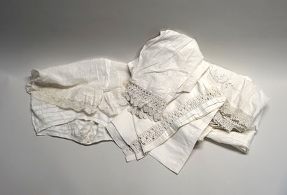SET of antique textiles in cotton, crochet...
