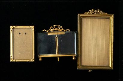 ENSEMBLE en métal doré et verre composé de...