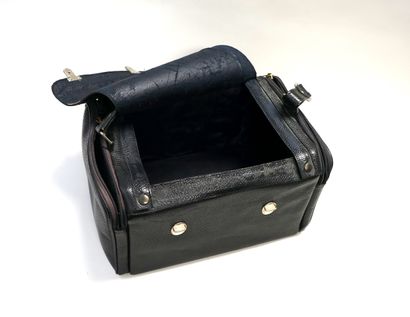 KIT including rectangular camera bag, 1 Caniam...
